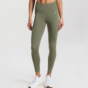 GYMSHARK POCKET LEGGINGS IN GREEN - SMALL